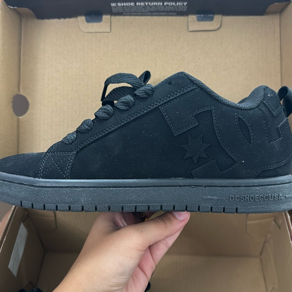 Men’s DC shoes- court graffik